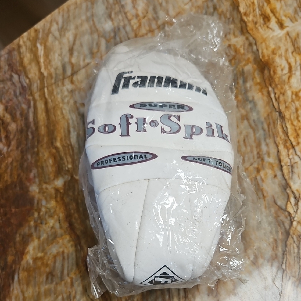 FRANKLIN Soft Spikes Professional Volleyball - NEW